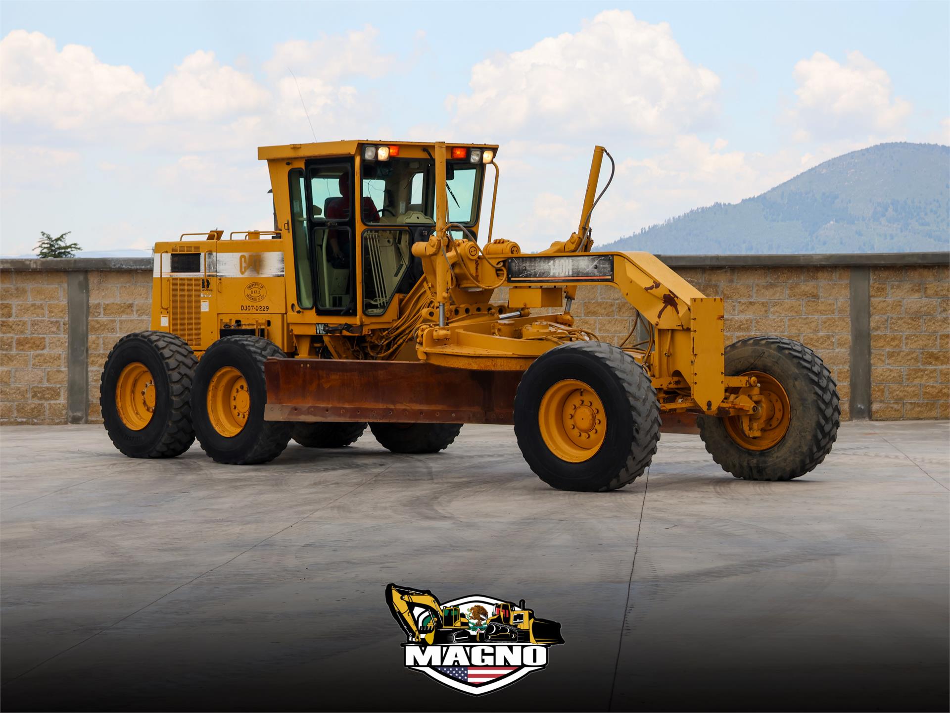 Motoconformadora CAT 140H en renta y venta