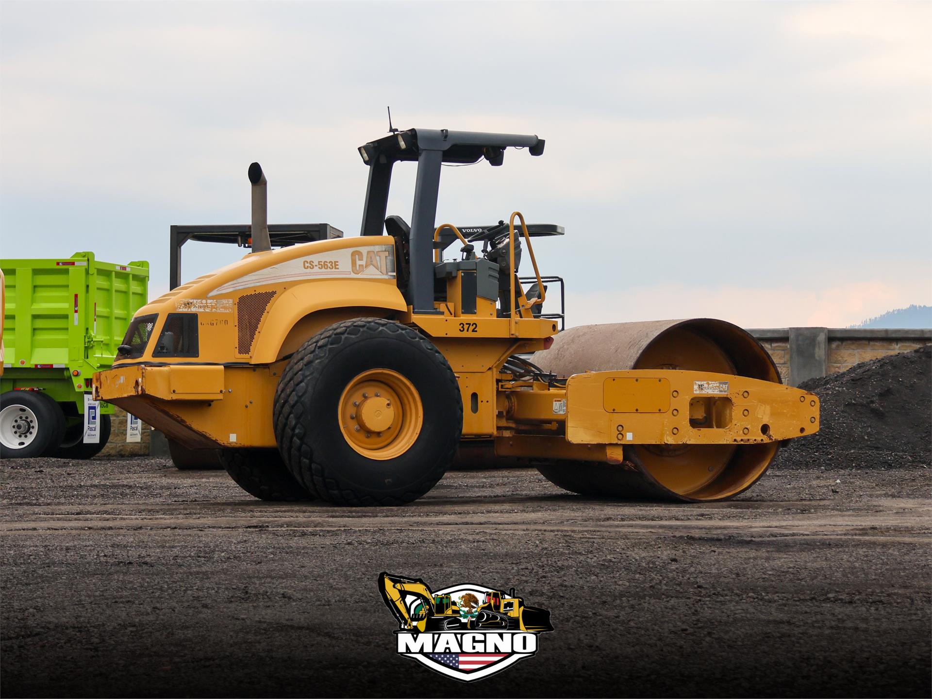 Vibrocompactador CAT CS-563E en renta y venta