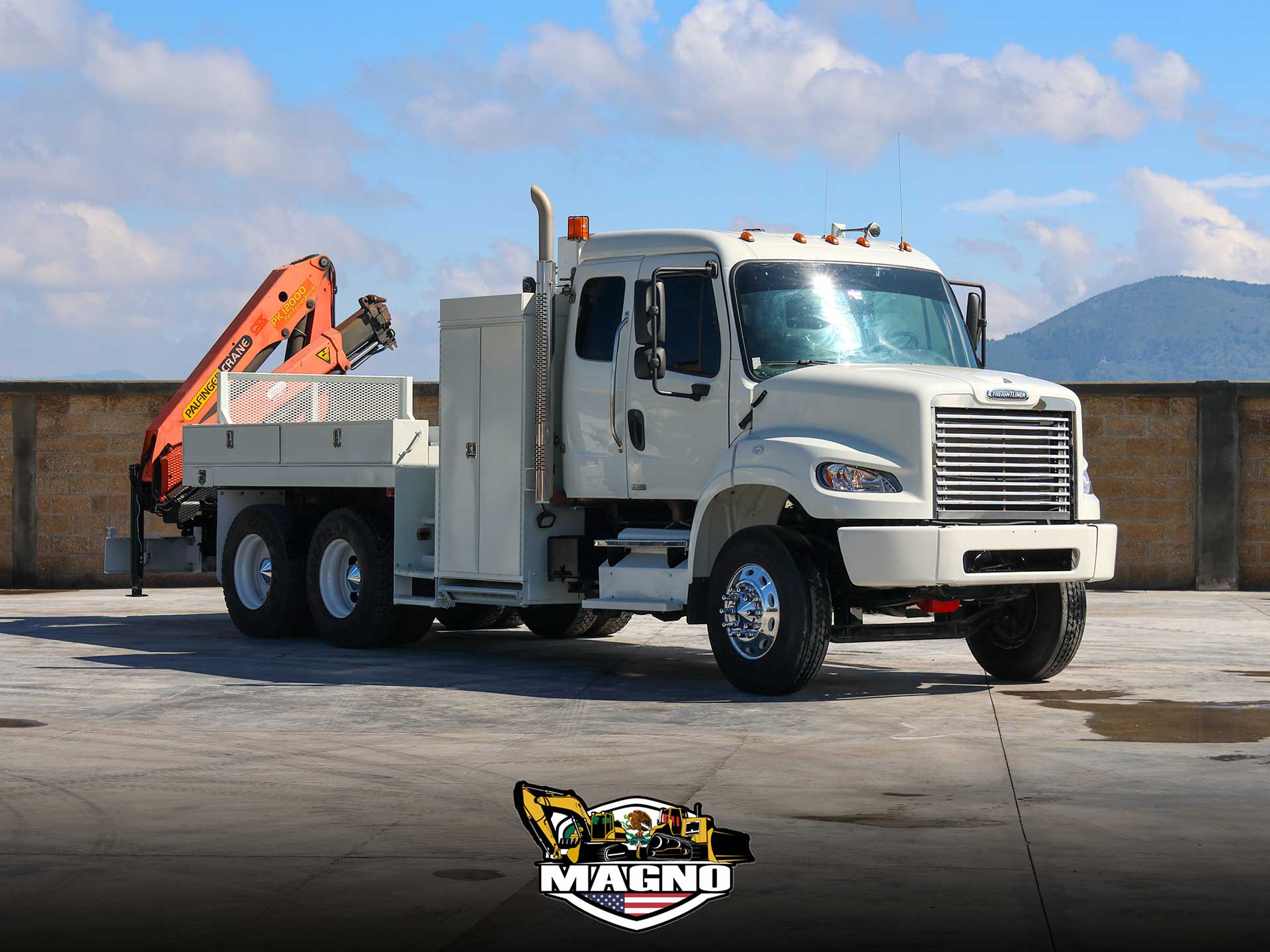 Freightliner M2 2011